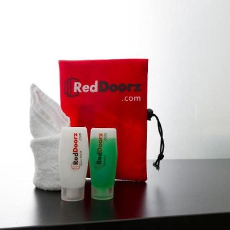 Reddoorz Plus @ Guntur Raya Setiabudi Джакарта Экстерьер фото
