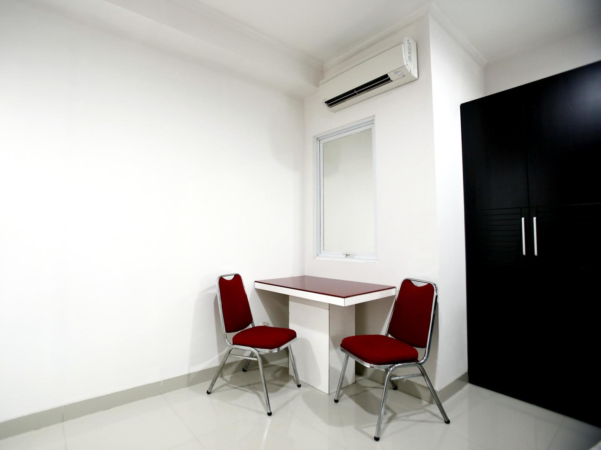 Reddoorz Plus @ Guntur Raya Setiabudi Джакарта Экстерьер фото